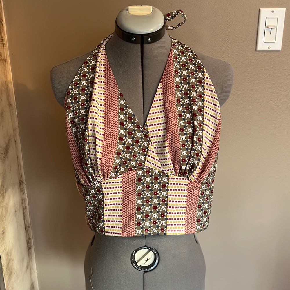 This fun multicolored crop top from Shein is cute!